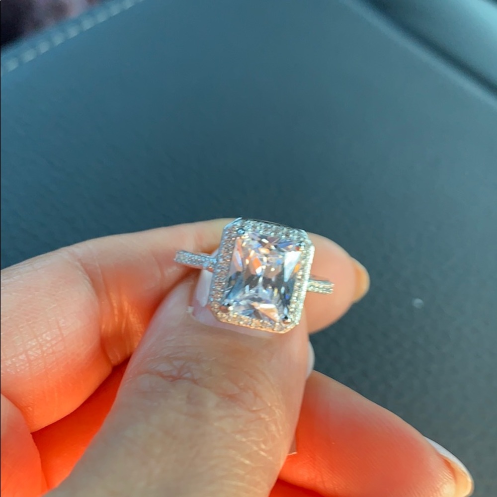 3ct Emerald shape Engagement Ring size 7 - Picture 9 of 10